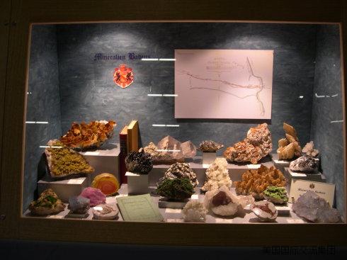 美国图桑矿物宝石展览会有美国国际交流集团提供-1